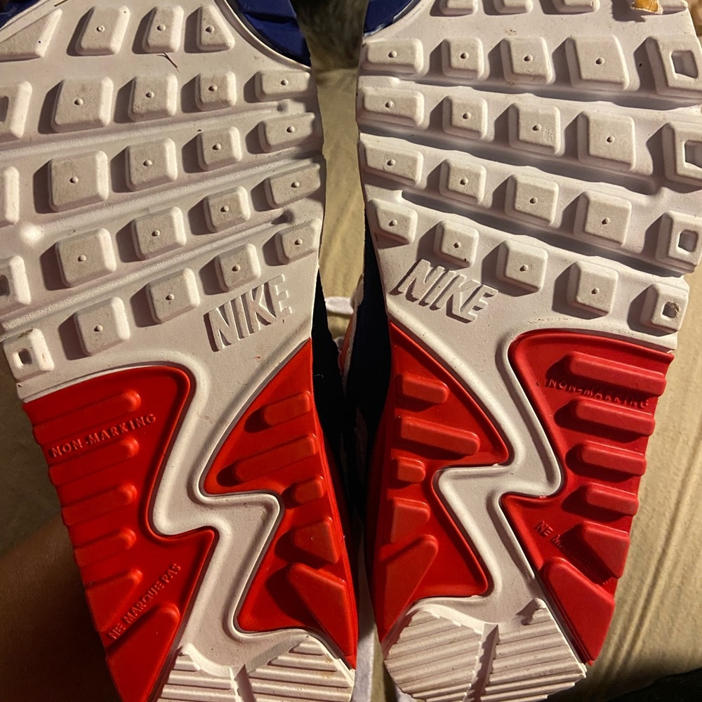 Big Boy Nike Air - Youth size 4.5